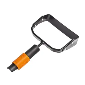 Škrabka na plevel Fiskars QuikFit 1000738